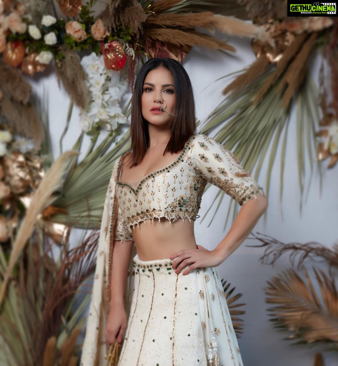 Sunny Leone Instagram - My Sunday!!! . . . Makeup by @starstruckbysl Shoot for @fablookmagazine Styled by @hitendrakapopara Assisted by @milliarora7777 @mininarula02 @stylescape__ @sameerkatariya92 Wearing @falodmohit Set by @snehamanor_designstudio Potli by @foutribags Mua @tomasmoucka Hair by @jeetihairstylist Shot by @kvinayak11 Location @radissonblumumbaiairport Managed by @akshat_gutgutia Mumbai, Maharashtra
