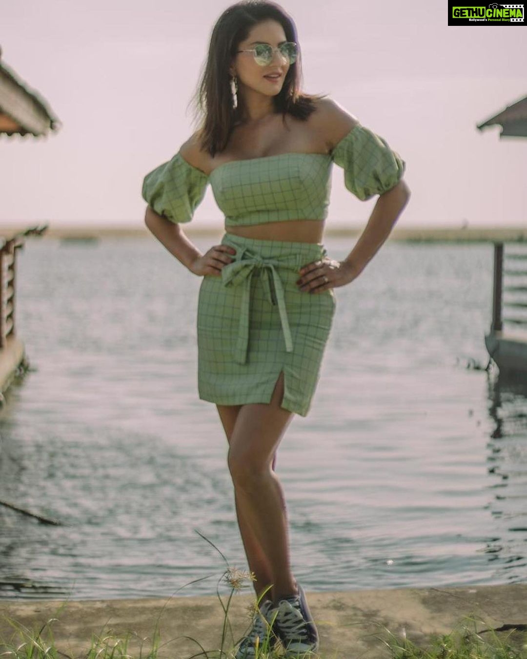 Sunny Leone Instagram - Don’t believe all that you read , believe in what is in front of you !!! . . . Makeup: @starstruckbysl Shot by @tomasmoucka Outfit @pinkporcupines Sunglasses @bellofox Earring @deepkiran_jwellers Styled by @hitendrakapopara Asst. by @sameerkatariya92 @shiks_gupta25 HMU @jeetihairstylist @tomasmoucka Poovar Island Resort