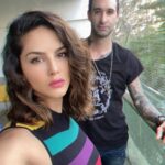 Sunny Leone Instagram – Morning!! Time to take over the world with @dirrty99 lol 😂 🤩😜