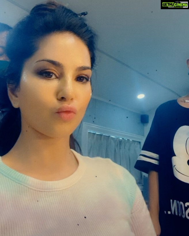 Sunny Leone Instagram - Back to work.... with @jeetihairtstylist and @kin_vanity