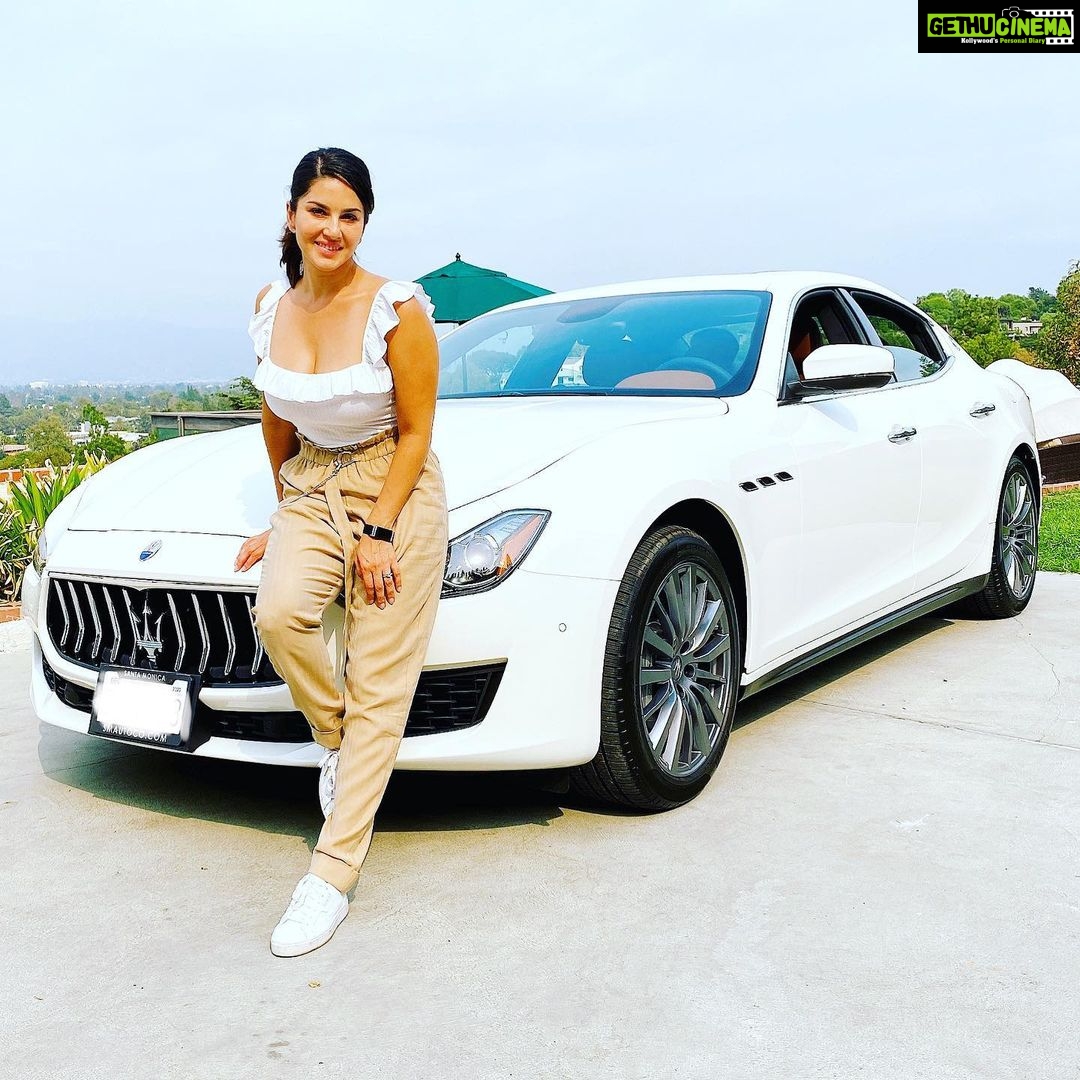 Sunny Leone - 1.9 Million Likes - Most Liked Instagram Photos