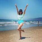 Sunny Leone Instagram – Social distancing at the beach!! Can’t get any better then this! California LOVE!