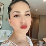 Sunny Leone Instagram - I am in 😍 with this #Cinnamon Lip shade by @starstruckbysl 💋 💄 . . Now available at flat 40% OFF only on www.suncitystore.com and till stocks last #SunnyLeone #fashion #luxury #luxurylifestyle #luxurymakeup #MadeInIndia