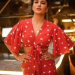 Sunny Leone Instagram - Face the day with attitude!!!! 😎 Sunny Leone