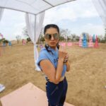 Sunny Leone Instagram - Continue Social Distancing 😊 Stay safe !!! Don’t be stupid !!!! #jantacurfew Sunday March 22!!!! #fightcoronavirus💪 Sunny Leone