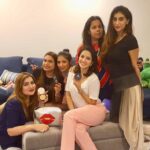 Sunny Leone Instagram - Such a nice night with these ladies! @sheenasgoodlife @dollyt89 @dr.priyanka.b @meghna.918 @_riya_ranveer_