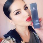 Sunny Leone Instagram - After testing and testing, I've found the perfect Primer! Hydrating and illuminating! Can't wait for you to see what I’ve made 😍 @starstruckbysl @dirrty99 @sapana.malhotra #SunnyLeone #fashion #cosmetics #luxury #luxurymakeup #comingsoon Sunny Leone