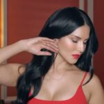 Sunny Leone Instagram – One of my fav @starstruckbysl shade – Can you guess it? 
Hint: 🍒💣 Available on www.suncitystore.com 
#SunnyLeone #fashion #cosmetics #luxury #luxurymakeup #lipstick #LiquidLipColor #makeup Mumbai, Maharashtra