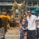 Sunny Leone Instagram – One of the many reasons I love Thailand. Temples…small or big, I love them and especially with @dirrty99 special prayers for a great year ahead!