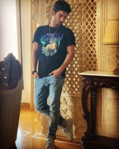 Sushant Singh Rajput Instagram - Of all the various approaches I’ve tried in the last few months, 
these meta skills have worked wonders with the best ROI of time :) 👇🏻
1. 7 hours of optimised sleep 💤 
2. Regular meditation 🧘‍♂️ 3. Writing a journal. 🖊
4. Frequent Exercise 🏋️‍♂️ 5. Optimising digital time 🤳🏻
and 
6.  Intermittent fasting 😇
Try them, if you will, and share your secrets for upgrading quality of life! 
#eyeofastorm ⚡️