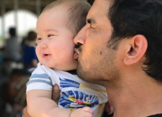 Sushant Singh Rajput Instagram - तेरी हर एक मासूम हँसी पे यूं ही मैं अक्सर जी लेता हूँ खुद के लिए कुछ जो बचा रखी थी कभी वो सारी दुआएँ देता हूँ । #selfmusing 💫❤️ 🖊 🔥 #OnthestreetsofNewYork
