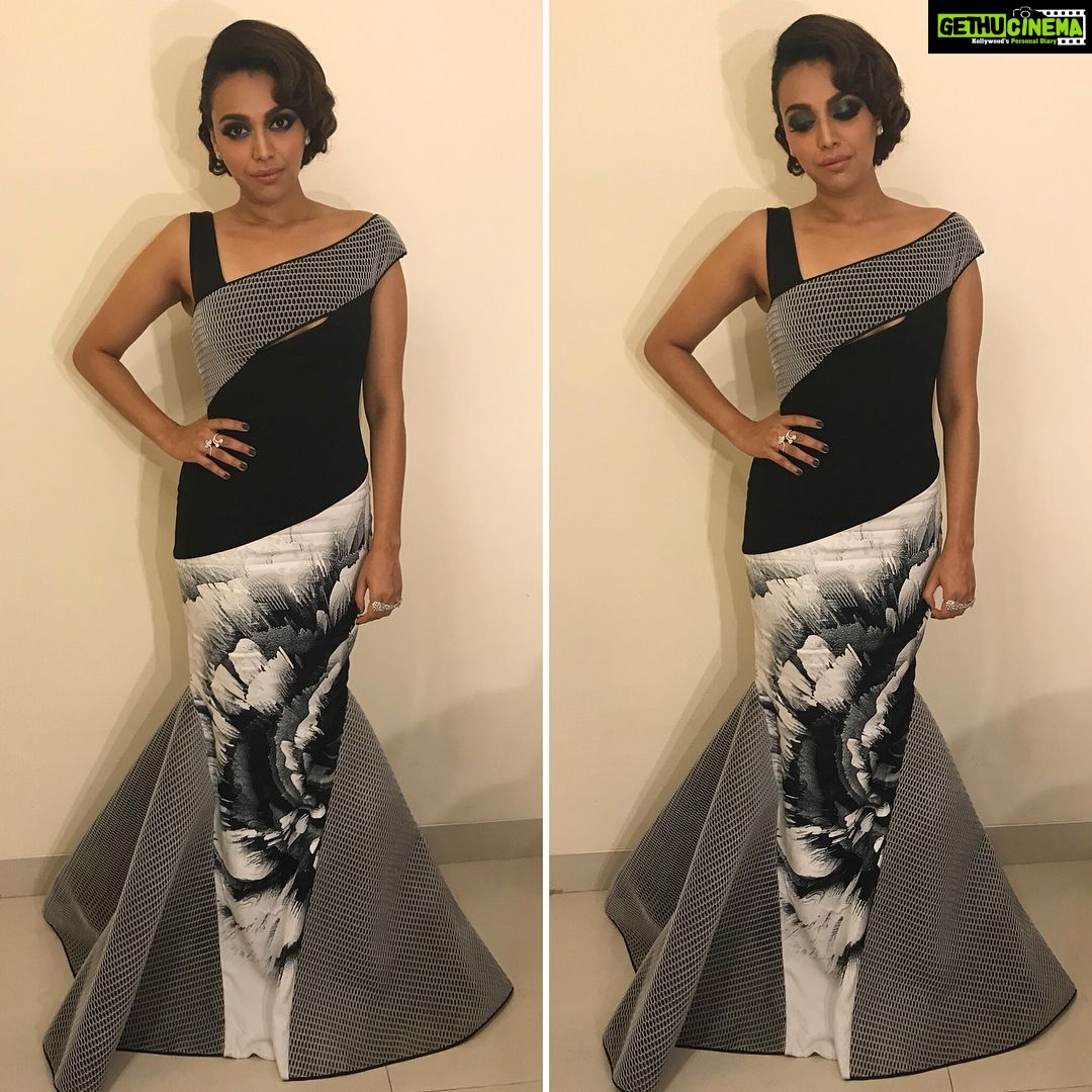 Swara Bhaskar Instagram - Bring it on today :) bring anything on today.. Coz i’m in @avarofiglio with earrings from @mahesh_notandass, rings from @gbtbetrue & @mahesh_notandass Styled by @dibzoo, assisted by @vidhirambhia and HMU warrior: @saracapela ❤️❤️❤️ u guys are the BESTEST Mumbai, Maharashtra