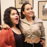 Swara Bhaskar Instagram - @priyamsaha ‘s epic #HomeInvasion of my house was too much fun! Link in bio 😃😃😃@missmalini @pepperfry_official