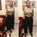Swara Bhaskar Instagram - And Monday was.... @chola_the_label crop with @zara pants and @hm hoops.. Super -comfy in @maus_srilanka slip on shoes (thank uuuu @sonamkapoor ❤️) Styled by the amazzzing @chandiniw HMU: @saracapela officially fab! #BestTeamEver ❤️❤️ #effortlesslychic thanks to them