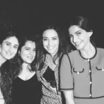 Swara Bhaskar Instagram - Tonight the selfies will keep coming!!! #LastDay delhi sched #veerediwedding @vdwthefilm @sonamkapoor @rheakapoor @shikhatalsania @poonamdamania #kareenakapoorkhan ❤️❤️❤️