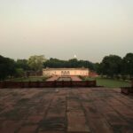 Swara Bhaskar Instagram – The setting moon ! :) #ChaandWaaliSubah #6amDelhi #ChaandRaat ends #safdarjungtomb  #twilight with the moon Safdarjung Tomb