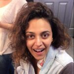 Swara Bhaskar Instagram - Thank uuuuu @namratasoni @dafni_india @dafnihair You may have changed my life 🙏🏿❤️🙌🏾🙌🏾🙌🏾 #HairStory #HairTroubleSolved