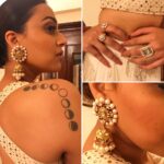 Swara Bhaskar Instagram - It's all about the details!! :) @spacemuffin27 accessorised the beautiful @houseofkotwara lehenga with @amrapalijewels jewelry #alltimefavourite #fashion #jagranfilmfestival2017 #awardsnight