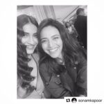 Swara Bhaskar Instagram - ❤️❤️❤️#Repost @sonamkapoor (@get_repost) ・・・ #bff #threefilmsandcounting #veerediwedding @reallyswara