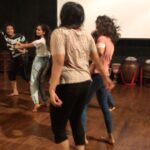 Swara Bhaskar Instagram - And that's how we warm up for our class on Rhythm and Text! :) #Adishakti #SourcesOfPerformanceEnergy #DilSeyTapori #dancelikeapro #AadraaDraaNakaMuka #Pondicherry @jitesh005 @vidushi95 tag the others yaa! Adishakti Theatre
