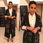 Swara Bhaskar Instagram – Thank you #dadasahebphalke Film Foundation for the most memorable performance of the year 2016 award for #Nilbatteysannata In @munkeeseemunkeedoo #Styled by @dibzoo #trenchcoatmafia