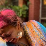 Swara Bhaskar Instagram - May every Holi be happy and हंसी filled! Happy waali Holi insta peeps! 🧡💙🤍💚💛🤎❤️💜 Great click @shastriveda