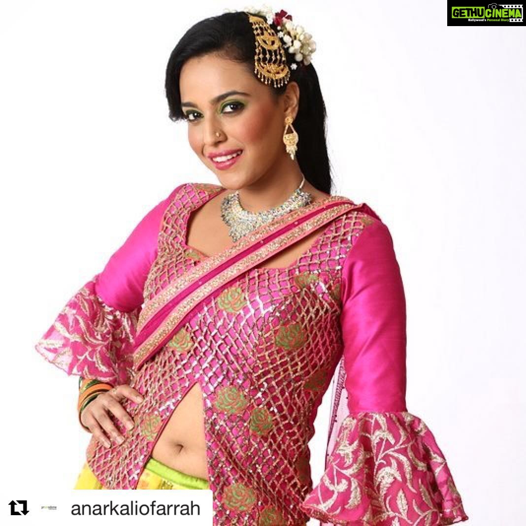 Swara Bhaskar Instagram - #Repost @anarkaliofarrah with @repostapp ・・・ Swara Bhaskar is all set to return in a never-seen-before avatar in 'Anarkali of Arrah'. 'Anarkali of Arrah' is the story of an erotic singer played by Swara Bhaskar who hails from Arrah in Bihar and is popular for her songs that make you read between the lines. She is the star performer of her troupe and is confident of her success. However, her life takes a twist when she has a confrontation with a very powerful man of the region, followed by a serious conflict. How she fights the misogynist beliefs of the society, forms the crux of the film. Produced by Priya and Sandiip Kapur, written and directed by Avinash Das @avinashonly the film is set to release on March 24. #anarkaliofarrah #swarabhaskar #24march #timesofindia #sandiipkapur