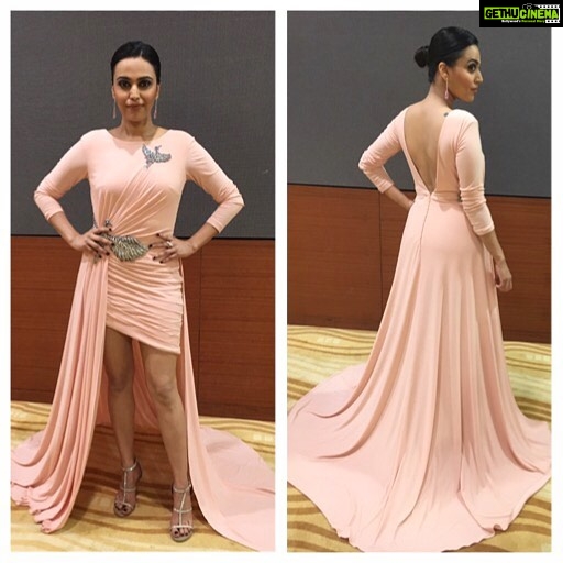 Swara Bhaskar Instagram - All dressed up for #filmfarenominationparty in @rajattangriofficial With @stevemaddenindia shoes and @mirarijewels ring complete with Earrings by @myvelvetcase Styled by the lovely and ever forbearing @aeshy Make up: Brijbhaskar Chaurasia, Hair: Sasmita Dash❤️❤️❤️ u guys make me look gooooood! 😈😎 #beingabollywoodceleb #gameface
