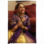 Swara Bhaskar Instagram - FYI I love bangles! ✨💛 Outfit: @raw_mango Jewelry: @purabpaschim Bangles: Any market in india ❤️ . . Hair: @lawangtamang95 @anukaushikstudio