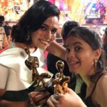 Swara Bhaskar Instagram - Onscreen Ma-beti #Chanda & #Appu both win #starscreenawards2016 Congrats & big love to #riyashukla for Best Child Artist. 💃🏿💃🏿💃🏿 @Ashwinyiyer ❤️