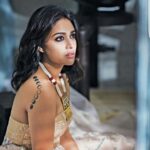 Swara Bhaskar Instagram - For @feminaweddingtimes shot by @rohanshrestha make up @saracapela styled by @payalsinghal ❤️ #whaaaattt #prettybutspacedout :)