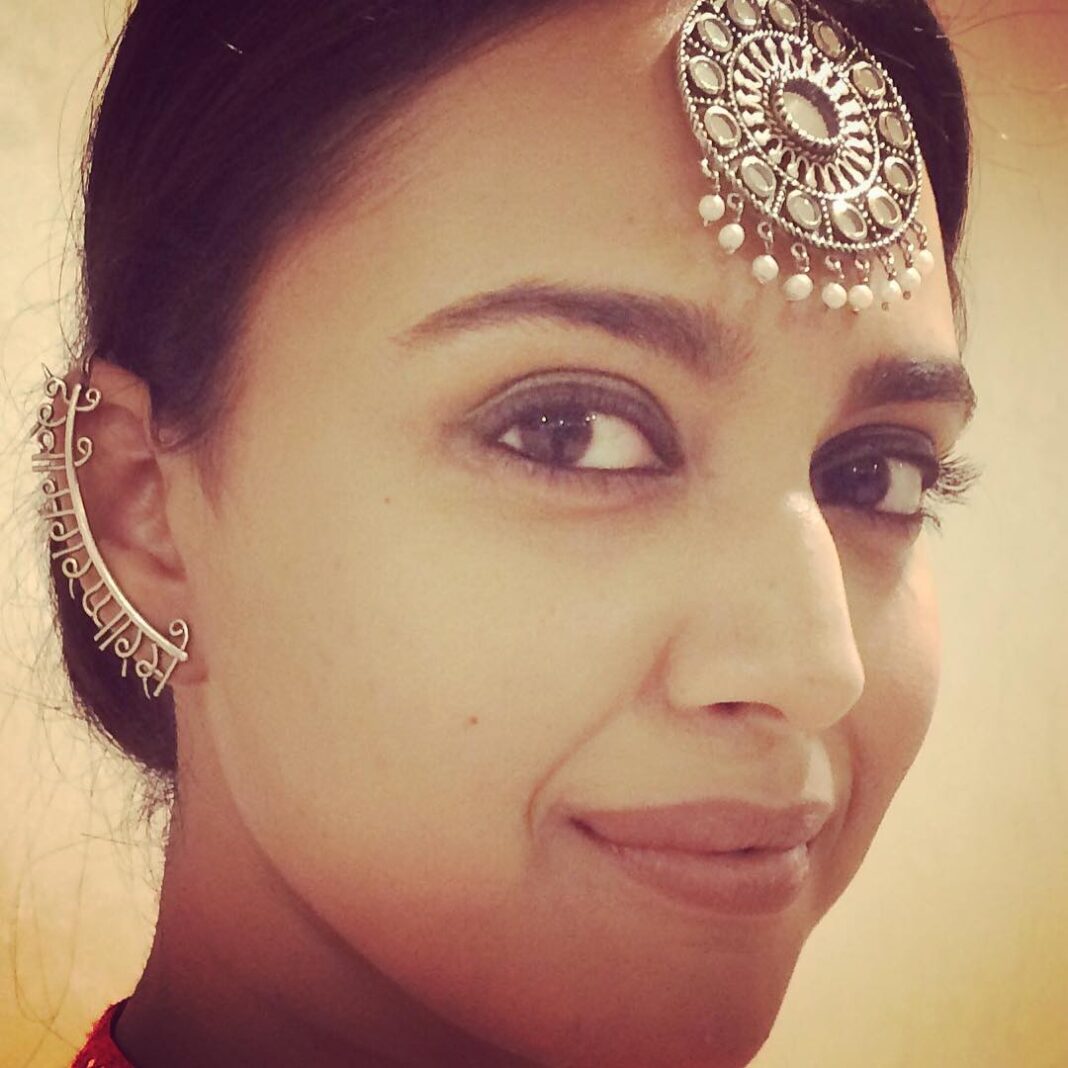 Swara Bhaskar Instagram - Loving my latest accessory Aqquisition! 