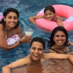 Swara Bhaskar Instagram - Sisters part 2 ! #waterbabies #familytime #familytrip #Goa @theriggedveda @umaguar ❤️❤️❤️