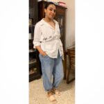 Swara Bhaskar Instagram - Yepp! It’s a mood and @theohailakhanofficial with her #DafaaHo shirt gets it!! 🤓🤓🤓🤩🤩🤩 Shirt: @theohailakhanofficial Footwear: @aprajitatoorofficial Jeans: @zara