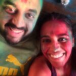 Swara Bhaskar Instagram - Bhai Ke Saath #holi :) #familyfun #donobhai #SiblingBonding ❤️