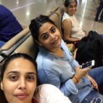 Swara Bhaskar Instagram - Titled #deathbywaiting at #chengdu #airport with @ashwiny_iyer_tiwari and Ratna ma'am #chinatrip #airtravelwoes