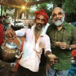 Swara Bhaskar Instagram - #arra 's most iconic chai-man! Munna bhaiyaa hold a masters in Philosophy and makes darn good tea! :) #indiabeyondmetros #travel #travelgram #bihar #india