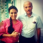 Swara Bhaskar Instagram - One of the most genuine people I've ever met. Goodness that disarms cynicism!! Happy 50th birthday Sooraj sir! May u spin the dreams of Indian audiences for another 50 years and more! #SoorajBarjatya #PremRatanDhanPaayo #goodness #bollywood #director # Rajshri #PRDP #Bombay #india #shooting #onset #Gondal