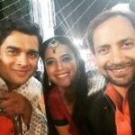 Swara Bhaskar Instagram – Reunion with my faves on #TanuWedsManuReturns set! #nightshoot #desperatelystayingawake #throwbackto2009 #dejavu #memories #nostalgia #bollywood #actor #mumbai #india