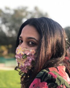 Swara Bhaskar Instagram - No filter. No make up.. just my mask, the mess in my head and this beautiful #DilliKiSardi wala sunlight! 🤓😍 pic: @shastriveda Sunder Nursery - Delhi's Heritage Park