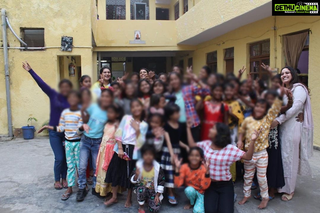 Swara Bhaskar Instagram - On 4th Nov 2021, I was invited by @poulomipavinishukla & @weakestonearth1 to spend my #diwaliwithorphans as part of an awareness drive that endeavours to draw attention to India’s orphan crisis. The visit impressed upon me the urgent need to have the issue of India’s 29.6 million orphans widely discussed as part of our public discourse. We MUST as a society do more for our orphan children. Contact weakestonearth.in@gmail.com to know more.. Delhi