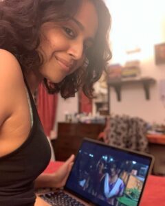 Swara Bhaskar Instagram - It’s showtime! 😎 #FleshOnErosNow Watch all episodes of #Flesh on @erosnow! Link in bio @akshay0beroi #SiddharthAnand @dontpanic79 @mahima_makwana @natasastankovic__ @yudi__yudhishtir @vidyamalavade @udaytikekar @mamta10_10 #PoojaLadhaSurti @ridhimalulla #HumansForSale #ErosNow