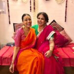 Swara Bhaskar Instagram - The #lockdownmehendi of @shefalika_gandhi .. now officially my mami 😍🌻 Im felling so joyous and festive in my @raw_mango sari and blouse! Jewellery from my favourite #LadakhArtGallery @shravil22 😍 #lockdownwedding #justneedanexcusetoparty
