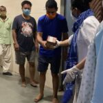 Swara Bhaskar Instagram - BIG BIG thanks to #relaxo #relaxofootwear #RameshDua ji #RajivBhatia ji for donating 3000 pairs of chappals for distribution among migrant labour in #Delhi who are waiting for means to return to their homes. 🙏🏽🙏🏽🙏🏽🙏🏽 Thank uuuuu SO much @beingsalmankhan 🙏🏽💜 for putting in a word for our cause. Thanks you @niketan_m and #RajivBhatia ji for facilitating! 💜 We distributed these chappals in shelters operated by #DelhiGovt. With the help of @dilipkpandey ji and his team. Deep gratitude to you all! 👏🏽👏🏽👏🏽🙏🏽🙏🏽🙏🏽 Delhi, India