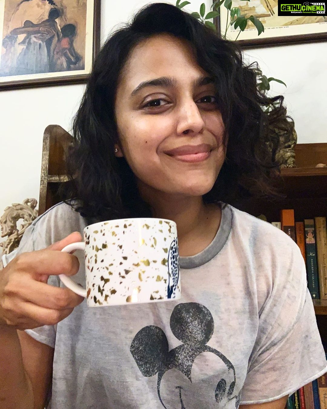 Swara Bhaskar Instagram - Covid-19 times are hard for us all. But the most vulnerable are people with underlying conditions- like cancer patients. #chaiforcancer is a unique awareness & fundraising campaign looking to raise funds for cancer patients in need of basic amenities.. It has come a long way in 7 years . A simple yet appealing concept of donating a cup of chai contributing what you deem to be its value to the cause.. Log onto and make your donation now! @chaiforcancer @vvsquare