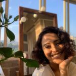 Swara Bhaskar Instagram - I feel like the smile is fake but that oh-so- gorgeous evening light and that oh-so-blue sky are both real! #hope #smalljoys #lifeinlockdown #whynot