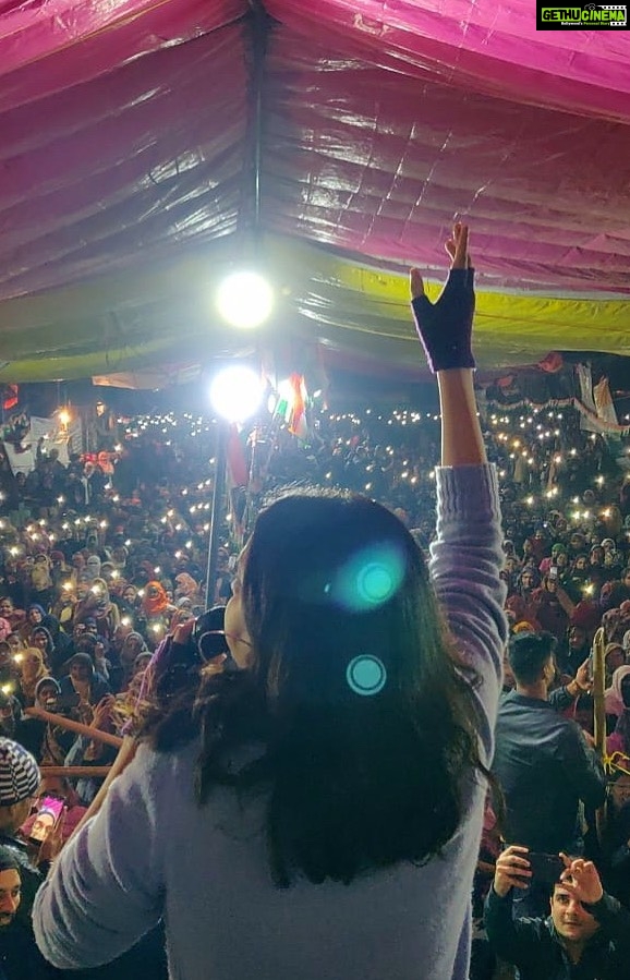 Swara Bhaskar Instagram - We are committed to the Constitution and we are committed to the values of the Constitution. At a time of global pandemic - as the Corona virus Covid-19 spreads all over India rapidly.. self quarantine, isolation and social distancing are the only ways to lessen the speed with which this virus spreads. As citizens it is our duty to isolate ourselves and social distance. In light of these developments- my appeal to the amazing Dadis of Shaheen Baugh and all the fiesty women and people of the sit-in protests across the country: Stand Up! Self isolate! Vacate the streets! 🙏🏿🙏🏿🙏🏿🙏🏿 I say this as an ally! In solidarity! Jai Hind 🇮🇳🇮🇳🇮🇳🇮🇳