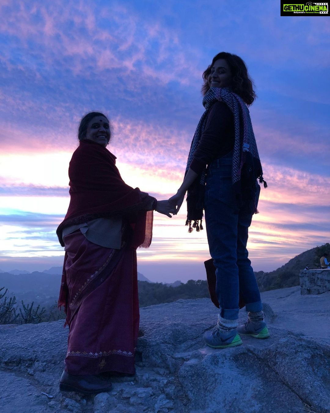 Swara Bhaskar Instagram - Happy Birthday to the person who makes everything in our lives bearable and everything worthwhile.. Ma, you fill the lives of everyone you touch with so much warmth, care, love.. and food! π€π€ͺ You are an inspiration and a blessing to us all.. I love uuuuuuuu more than words can express and I cherish you everyday! Happy birthday Ma! ππππ Weβre so lucky to be your children.. π @irabhaskar9