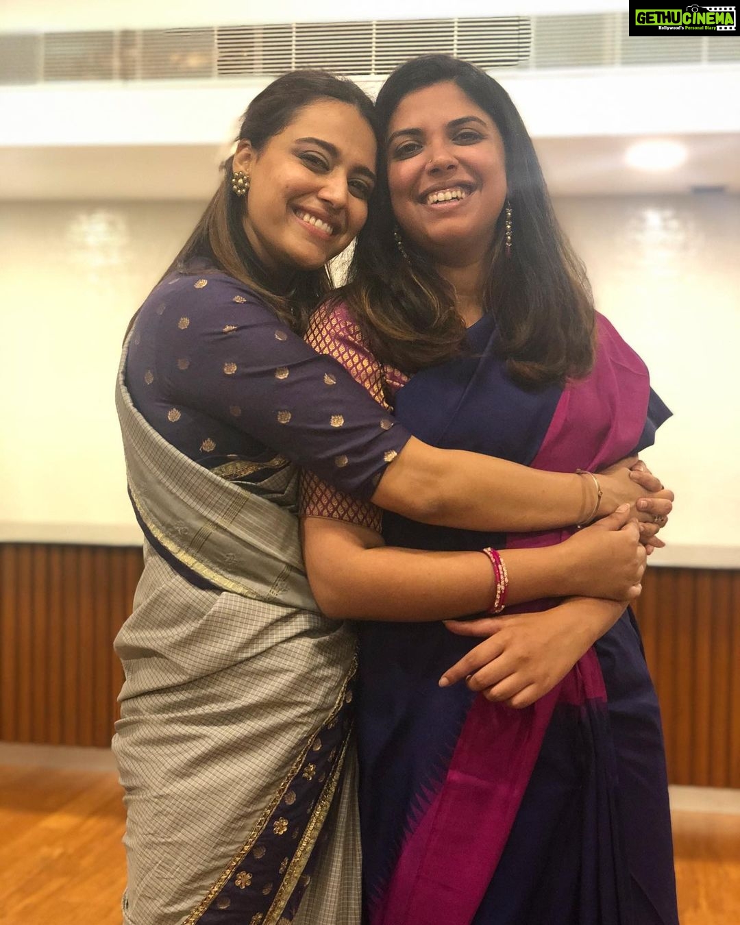Swara Bhaskar Instagram - Happy happy birthday to my sister and giver-of-sane-but-sassy-advice @theriggedveda !!! May you have the best year.. may you be cherished by the people you love, and may you continue to be our family’s no. 1 truth teller, digger of dirt on other people 🤣🤣🤓🤓 and reality checker :) ♥️ I love you so much 😍 !