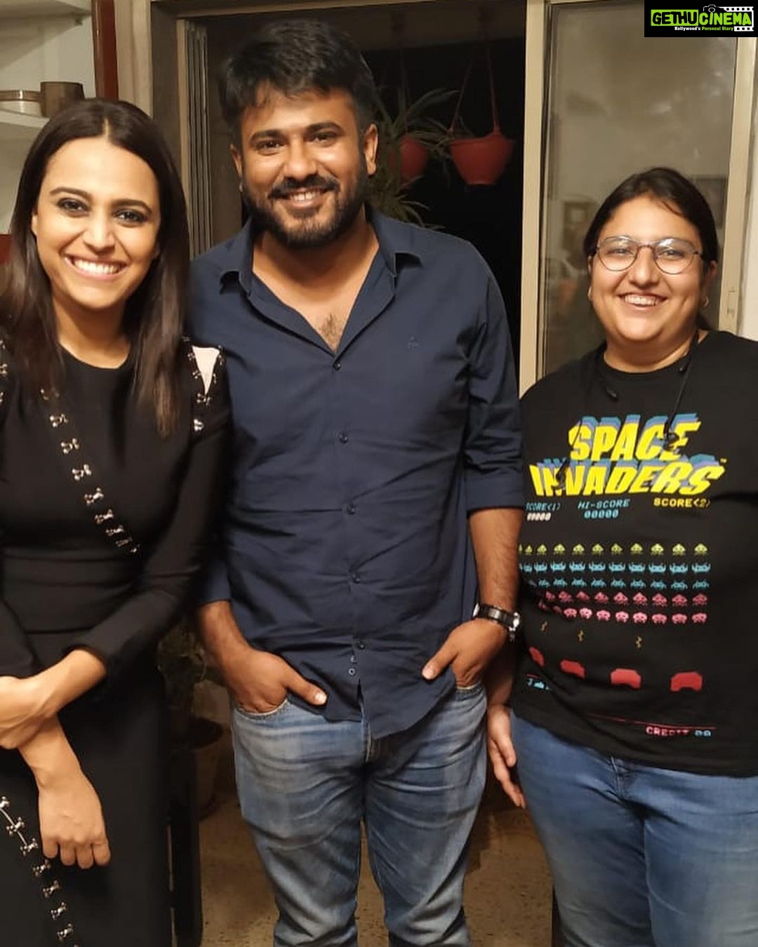 Swara Bhaskar Instagram - #gratitudepost I met @fahad_tiss via an Acquaintance at a protest rally. I was immediately struck by his energy, resolve and organisational skills.. in subsequent conversations I discovered Fahad’s Gandhian approach to politics and admired both his idealism and the empathy that marks his political understanding.. Fahad was the first person I spoke to about an idea that would eventually become @indiamyvalentine and he enabled us at every step.. connecting us with a dedicated team of volunteers, venues and actually putting his money where his mouth is by being one of our most significant donors. Thank you Fahad for being such an encouraging and reliable ally! 🤗🙏🏿🌷
